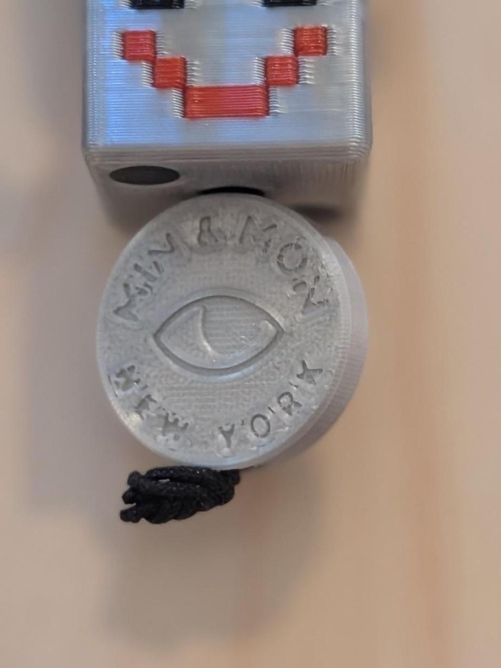 Min & Mon BLOOMOO CHARM – ORANGE + BLUE 3D PRINTED KEYCHAIN - Picture 9 of 10